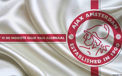 广发电竞精华-上演门将版超级巨大失误