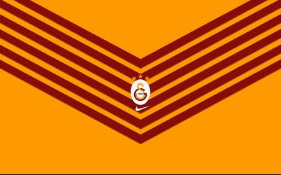 广发电竞热评-于帕梅卡诺又和队友拥抱庆祝